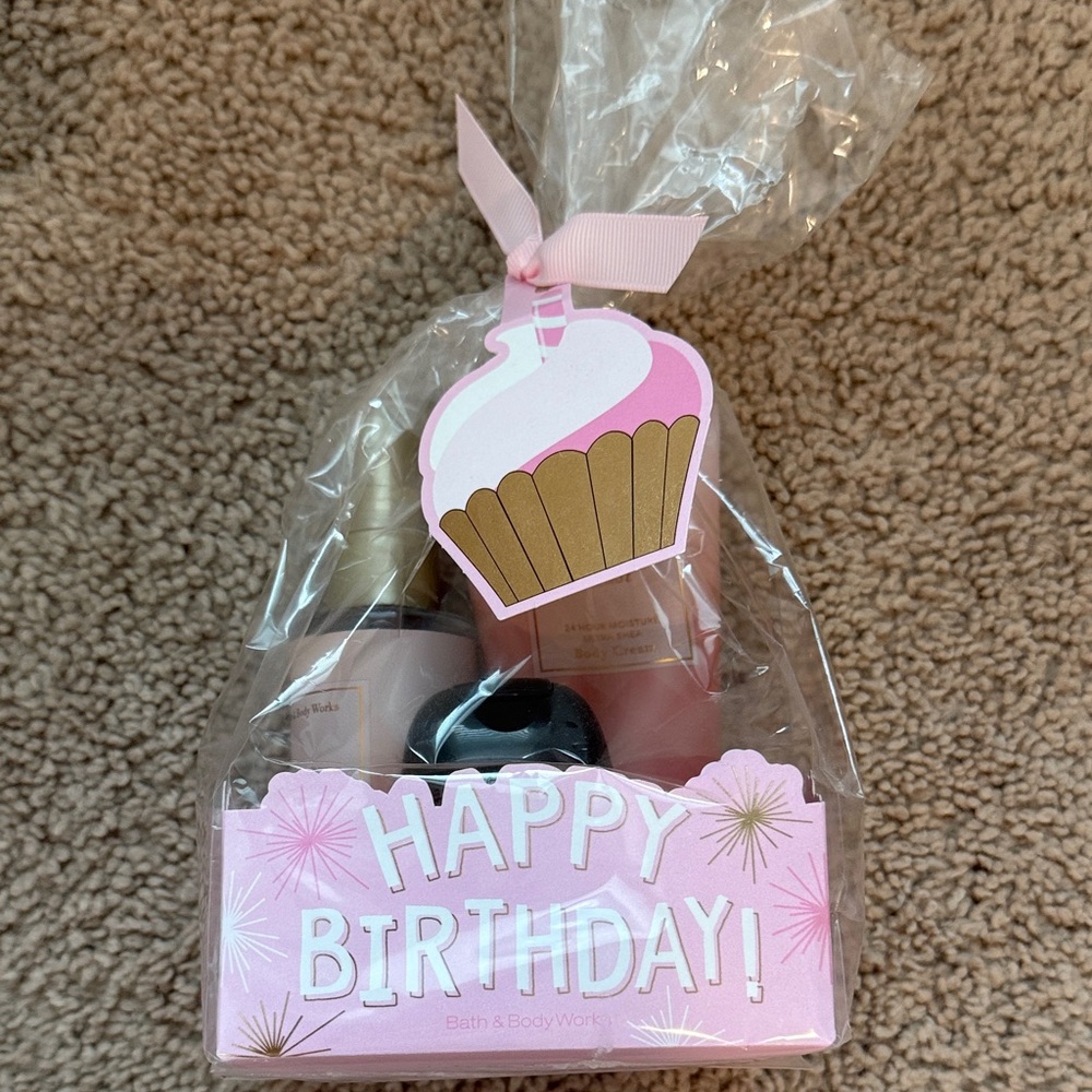 Bath & Body Works Happy Birthday Set - Pink and Gold